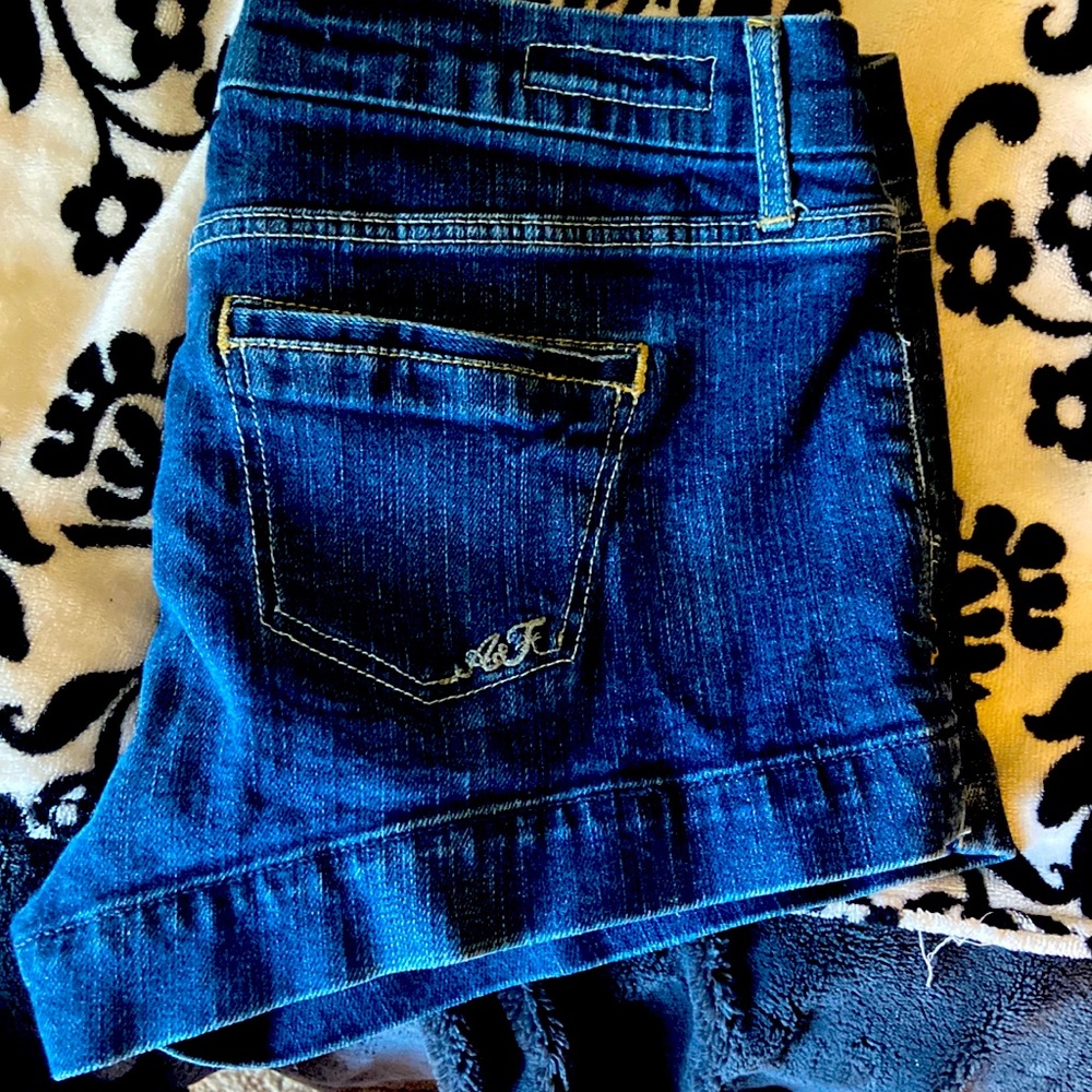 ~ Abercrombie & Fitch • Jean shorts ~